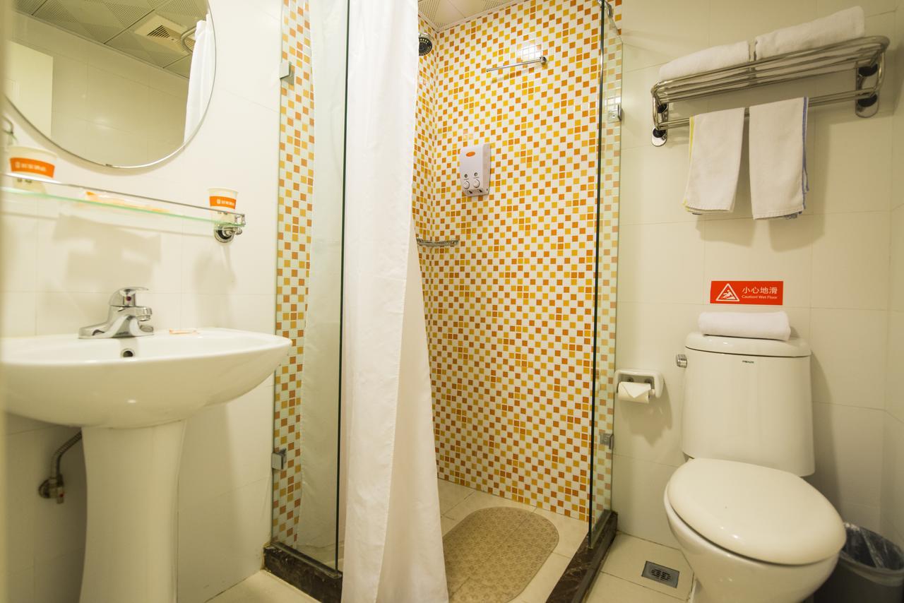 Home Inn Shanghai Railway Station North Square Екстериор снимка